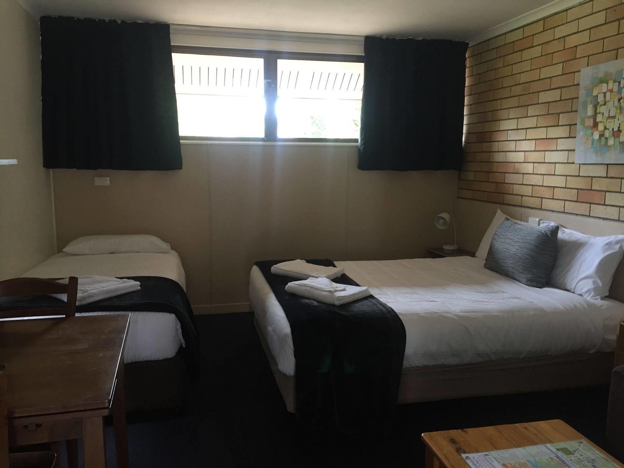 Motel Glenworth Тувумба Экстерьер фото
