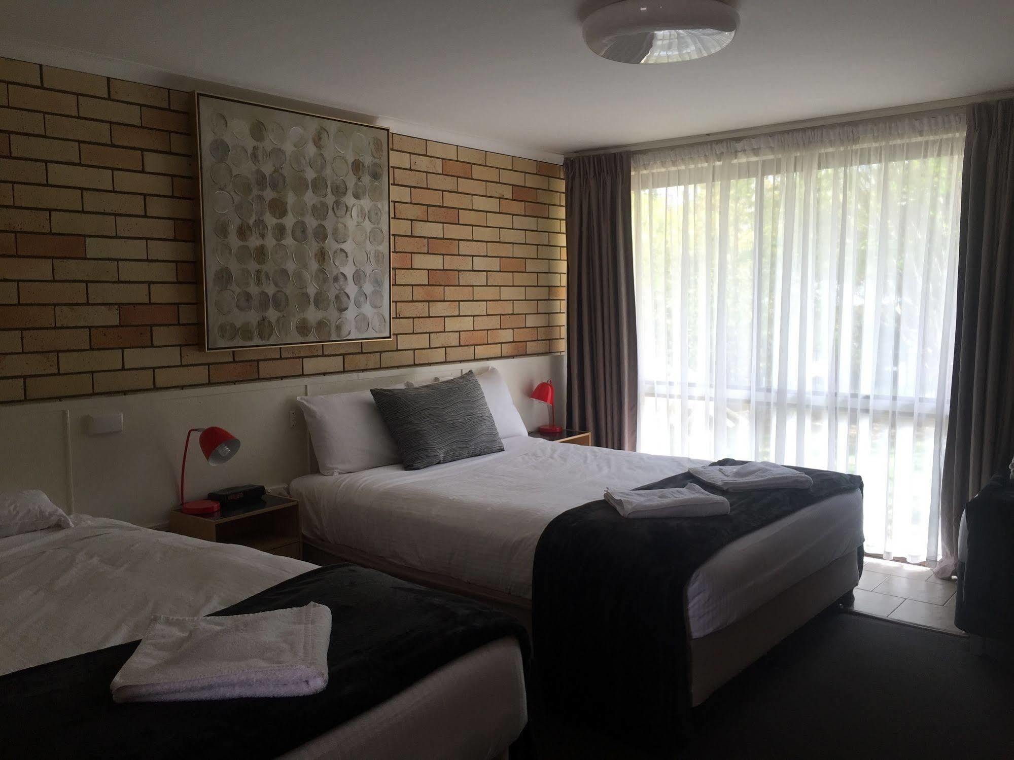 Motel Glenworth Тувумба Экстерьер фото